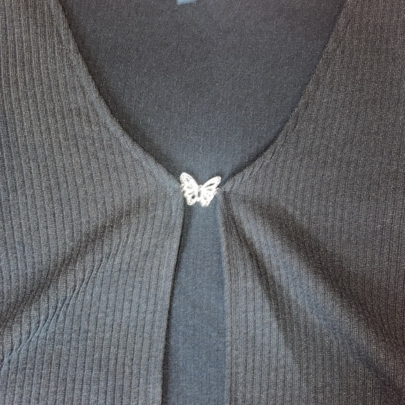 Butterfly Crop Top 🩷✨ Sz M - Picture 3 of 7